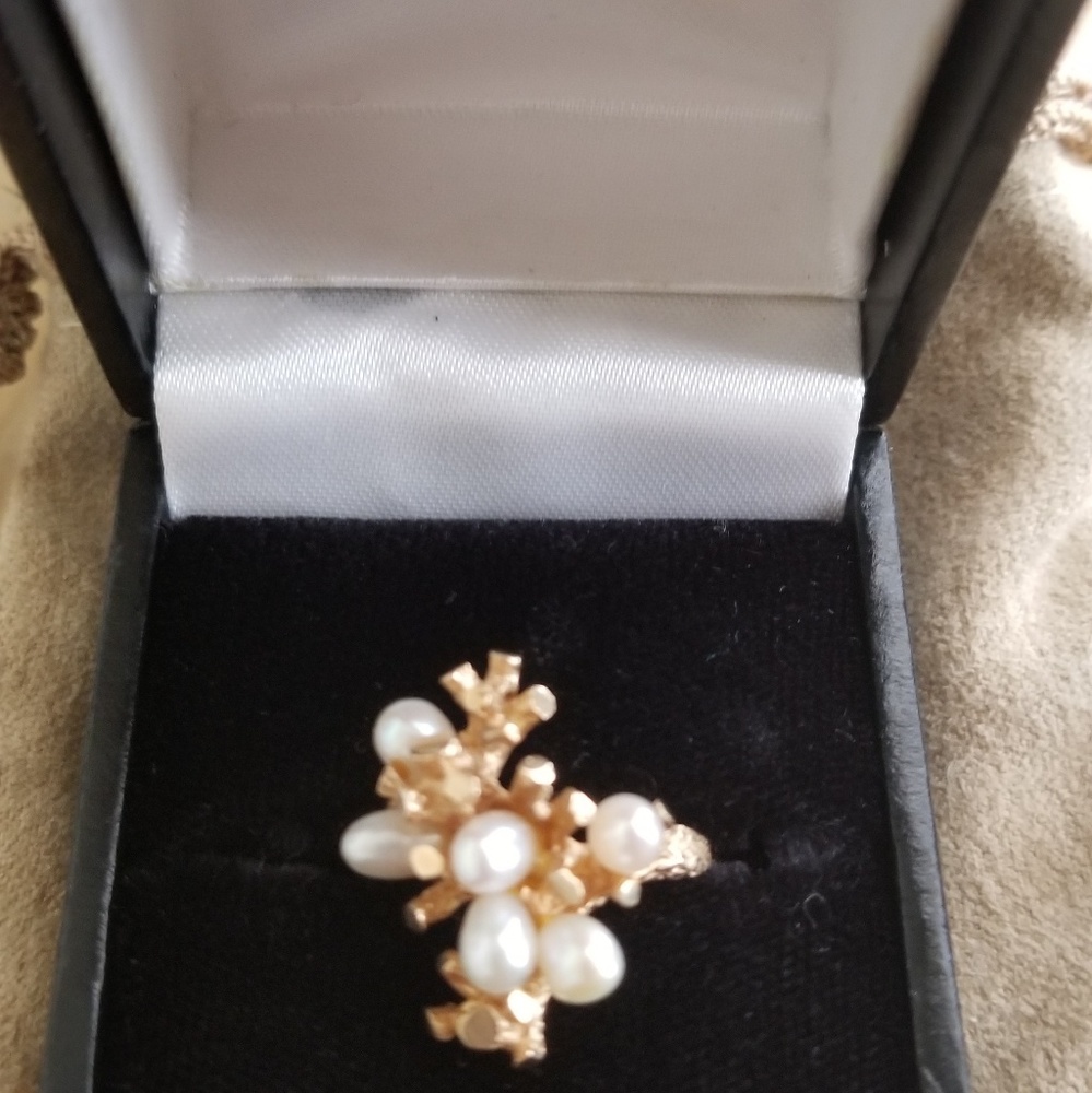 Pearl ring